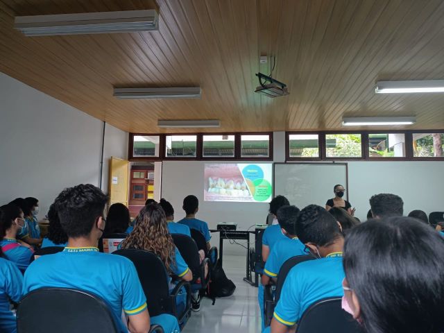 Apresentação realizada pela Coordenadora do Curso de Bacharelado em Geologia